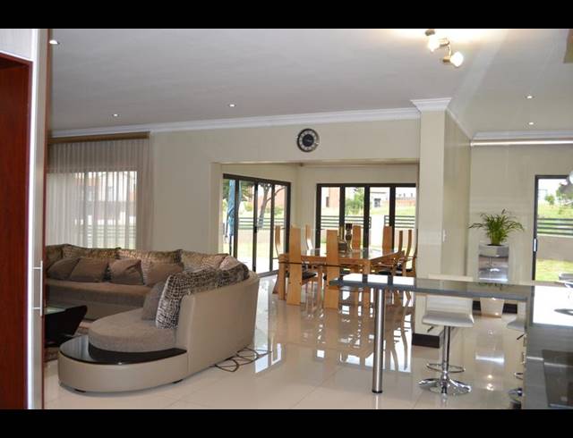4 BEDROOM PROPERTY TO RENT IN COPPERLEAF ESTATE